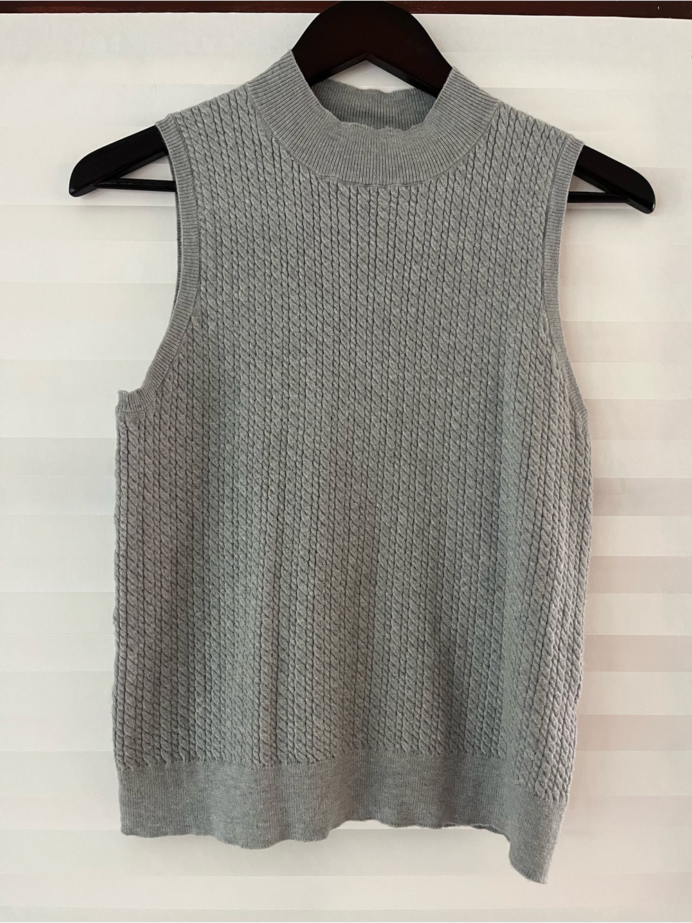 NWOT AND NOW THIS Gray Ribbed Sweater